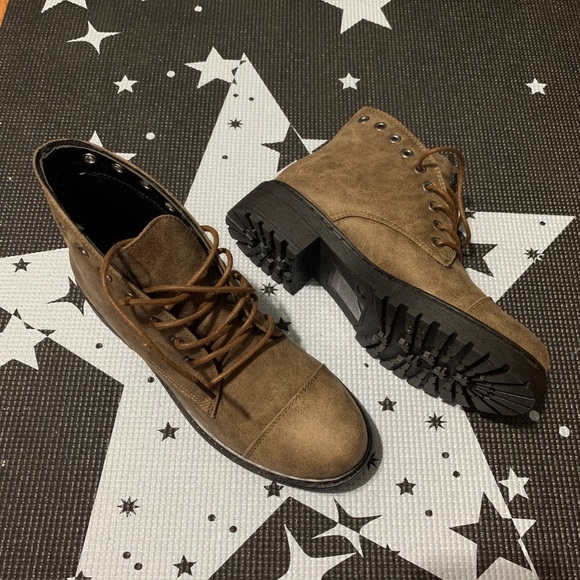 Qupid Ankle Boots - Picture 2 of 4